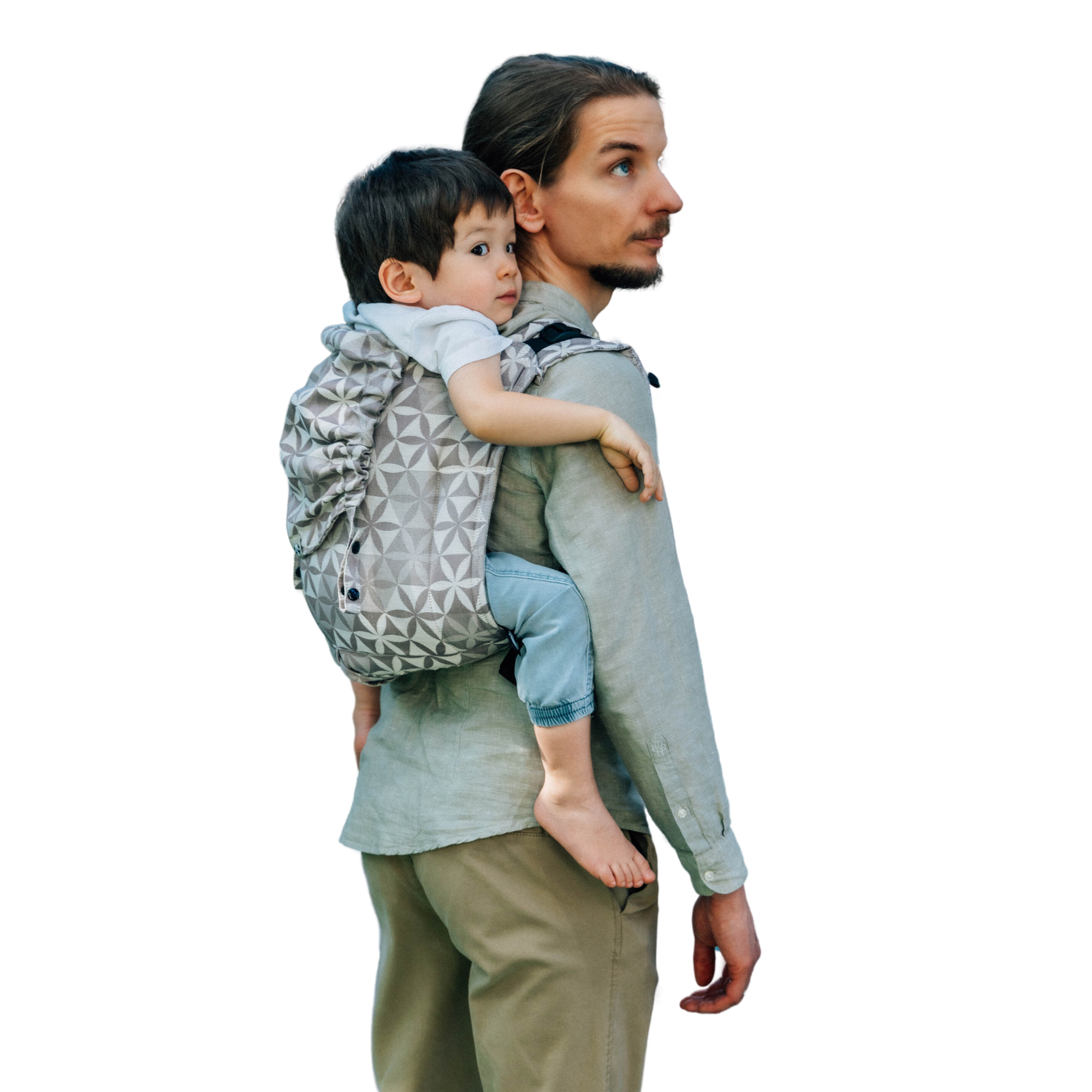 Parent wearing a LennyLamb PRO Onbuhimo, showcasing its waistless design and soft fabric for comfortable back carrying
