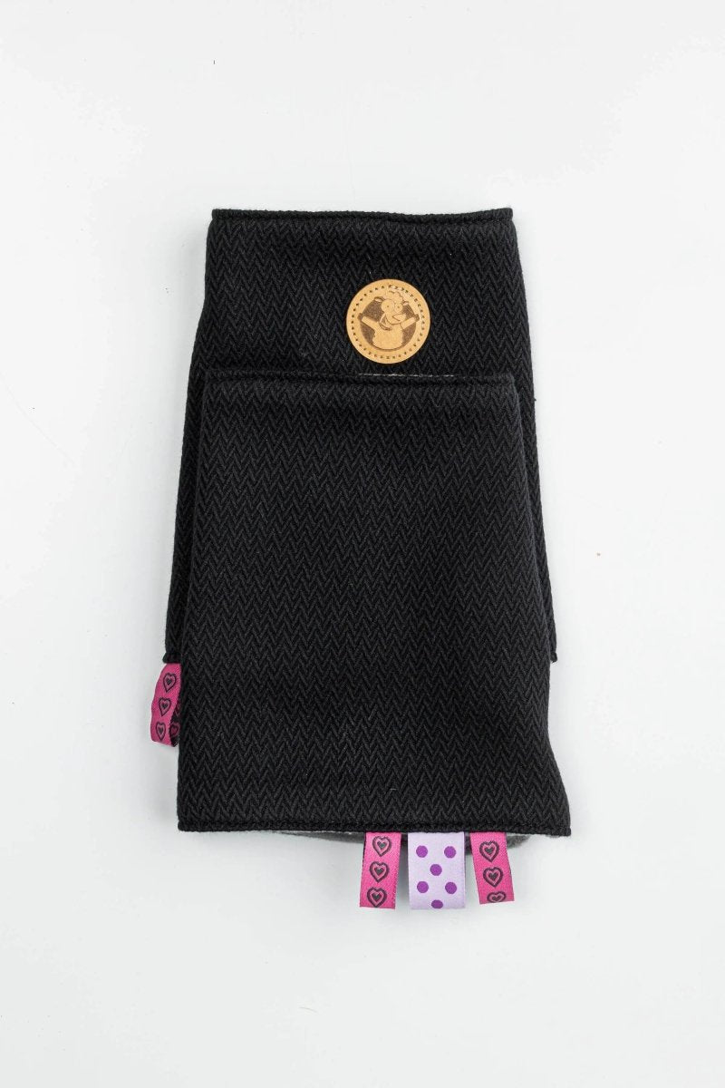 Ebony Black Drool Pads & Reach Straps by LennyLamb