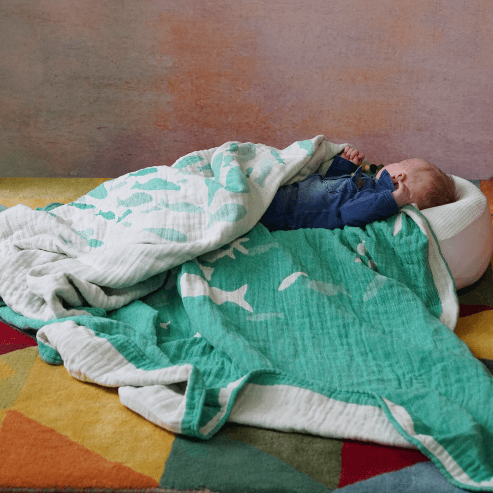 Swirling Fishes Emerald Half linen Blanket by Didymos Didymos