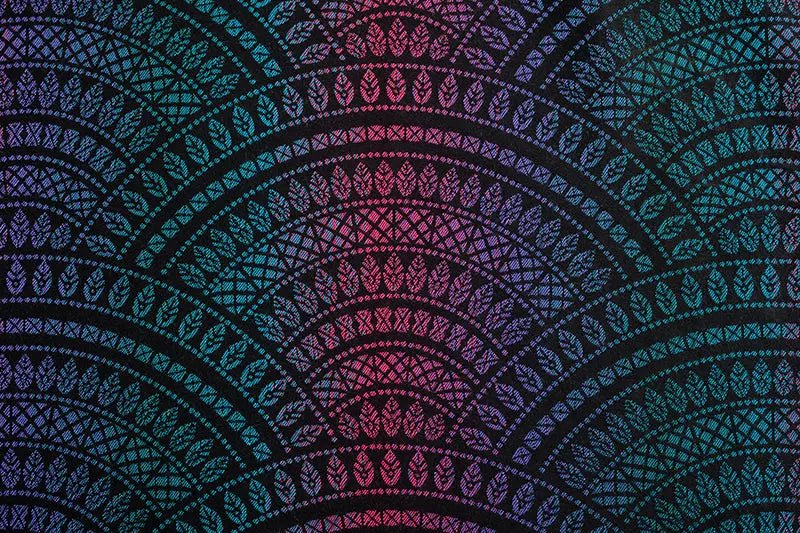 Peacocks Tail Black Opal Onbuhimo Pro