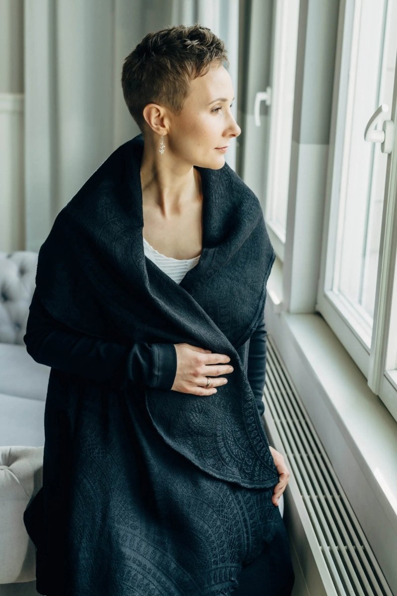 Peacocks Tail Pitch Black Long Cardigan