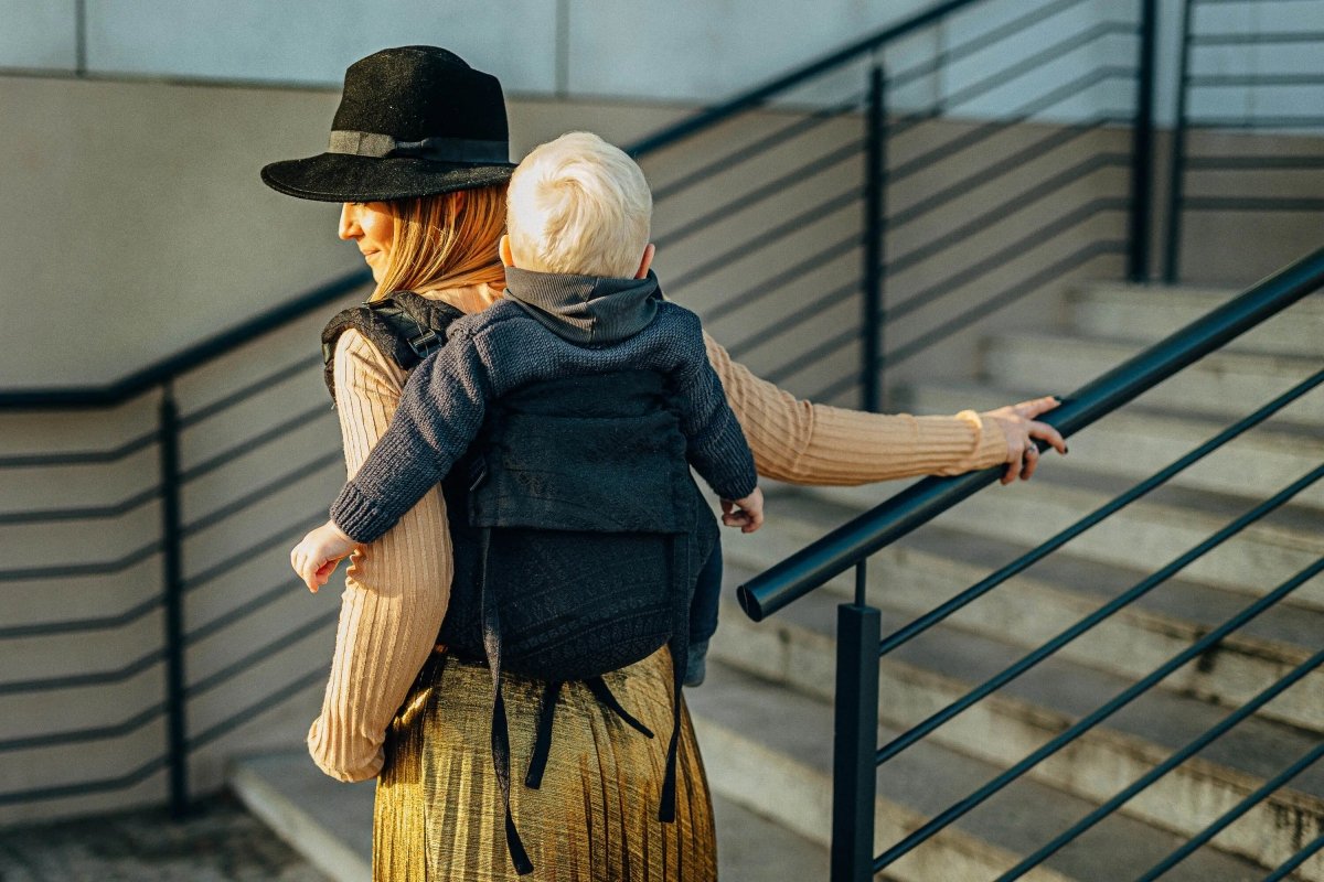 Peacock's Tail Pitch Black Onbuhimo PRO by LennyLamb - OnbuhimoLittle Zen One03854928