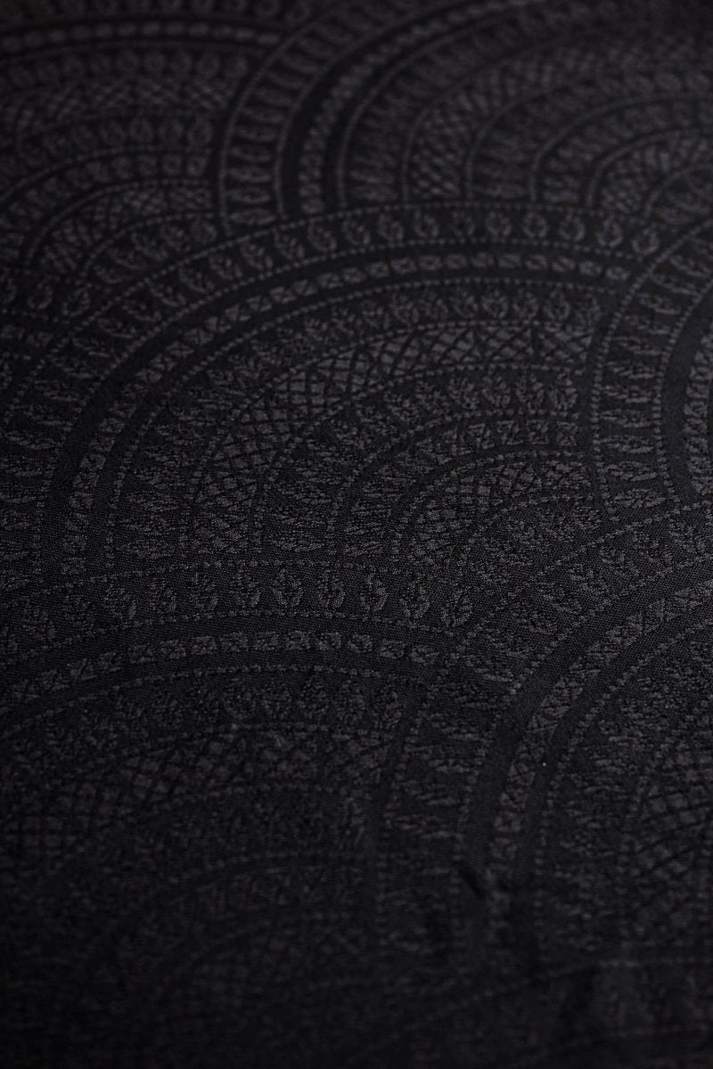 Peacocks Tail Pitch Black Woven Wrap