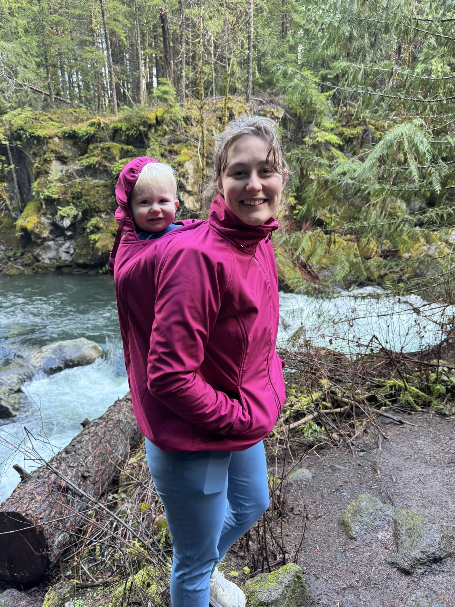 Mamalila Babywearing Outerwear All Rounder Softshell Jacket Berry