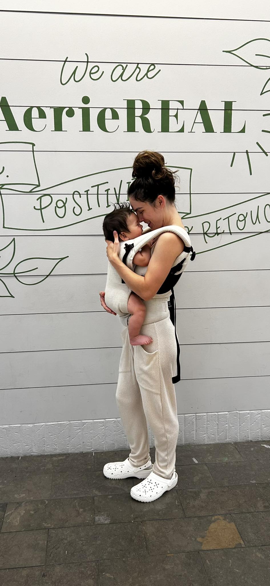 LennyLamb Buckle Carrier LennyLight Linen Ashley Rios
